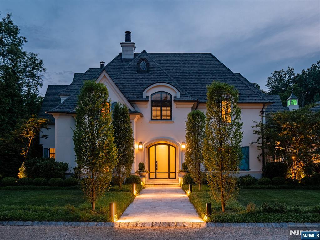 7 Stokes Farm Road