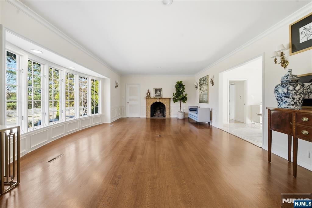 18 Pepperidge Tree Terrace