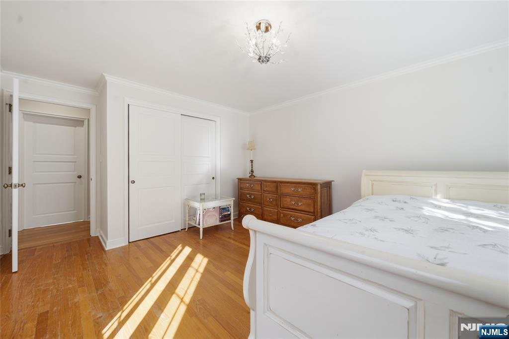 18 Pepperidge Tree Terrace