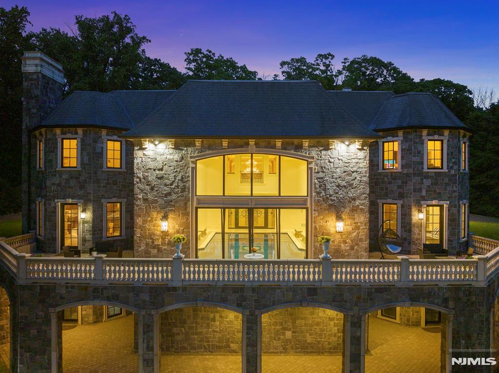 105 Chestnut Ridge Road