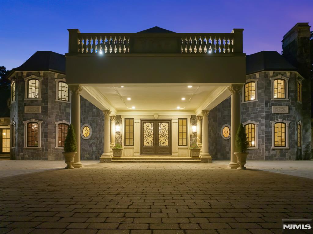 105 Chestnut Ridge Road