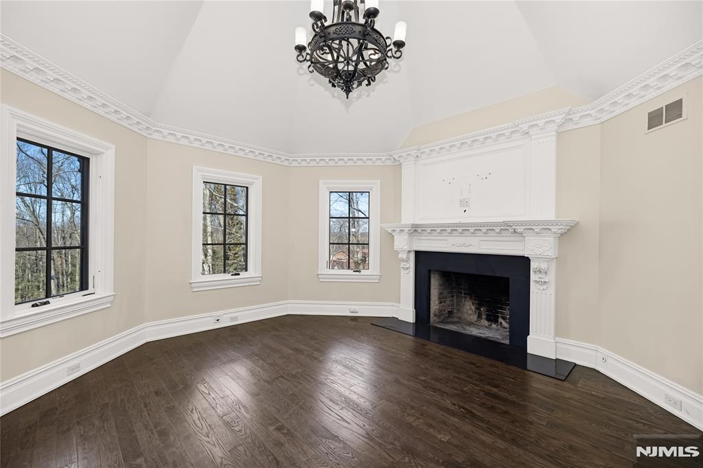 105 Chestnut Ridge Road