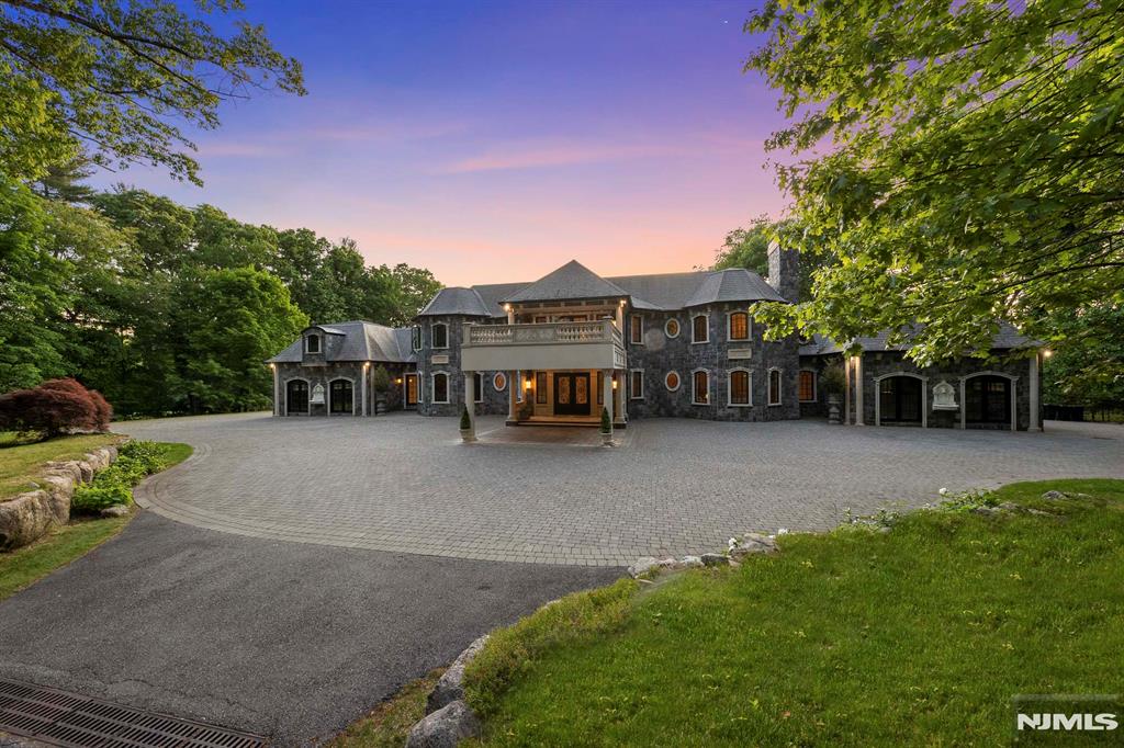 105 Chestnut Ridge Road