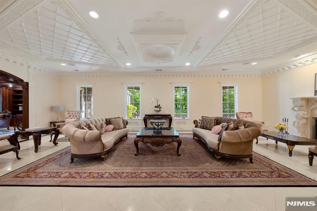 105 Chestnut Ridge Road