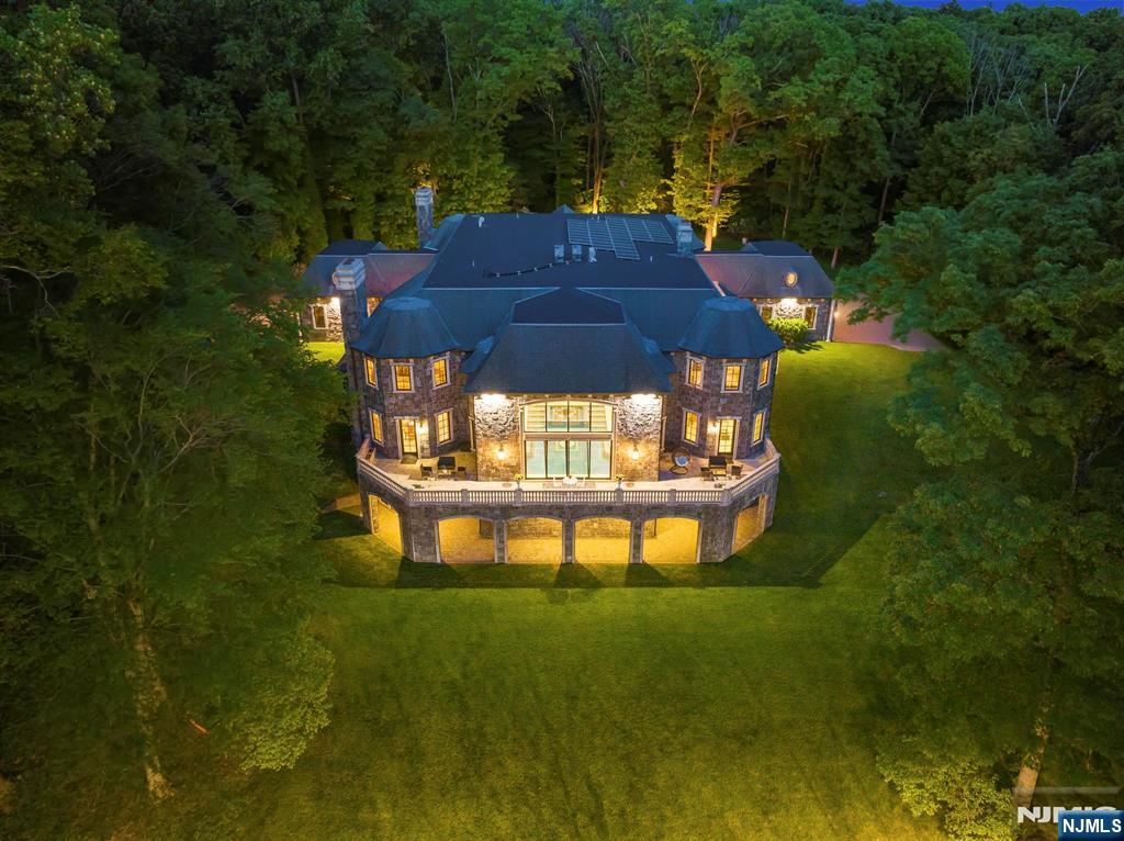 105 Chestnut Ridge Road