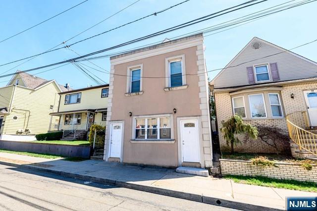 82 Pacific Avenue 3