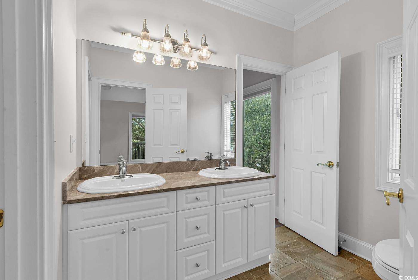 534 South Creekside Dr.