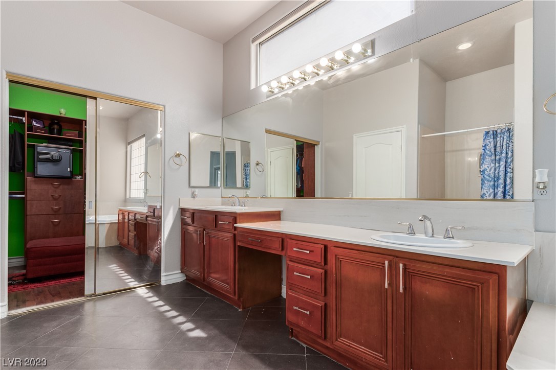 2727 Cool Lilac Avenue