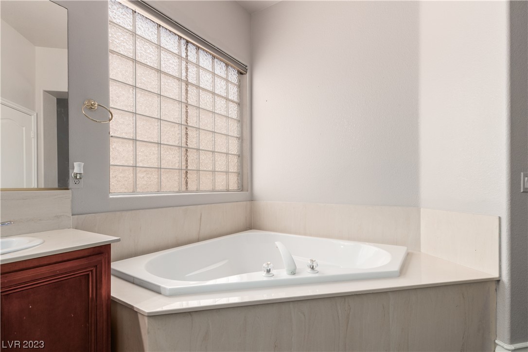 2727 Cool Lilac Avenue