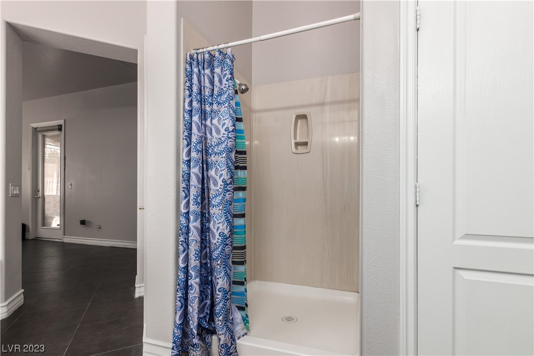 2727 Cool Lilac Avenue