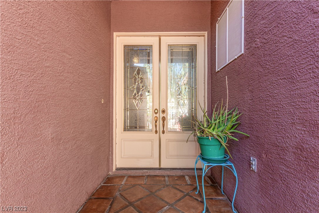 2727 Cool Lilac Avenue