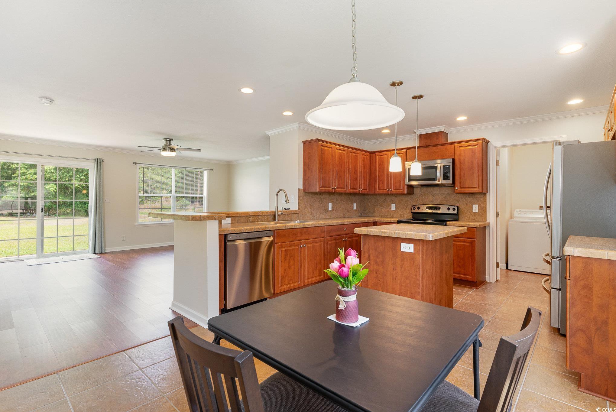 1007 Greencrest Ct.