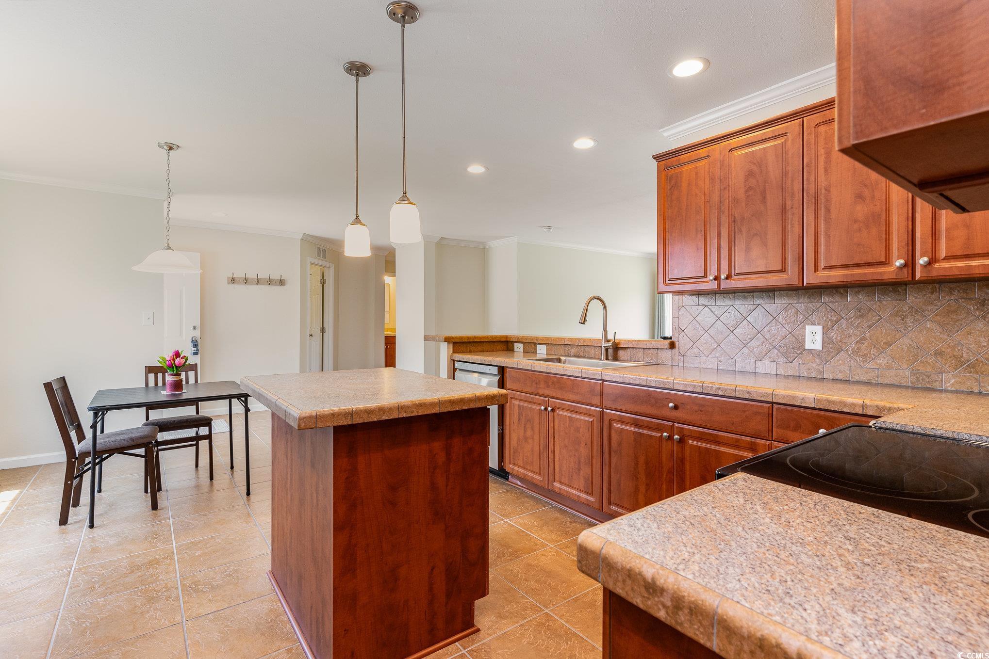 1007 Greencrest Ct.