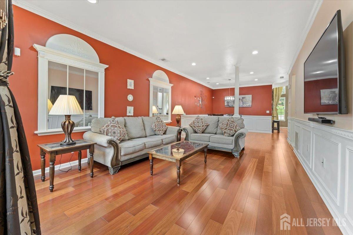 2420 Canterbury Lane