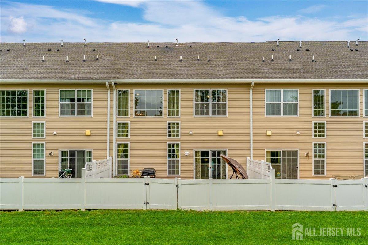 2420 Canterbury Lane