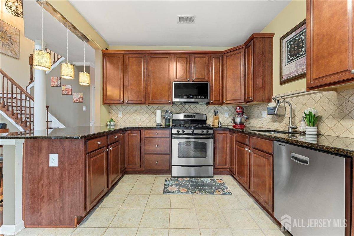 2420 Canterbury Lane