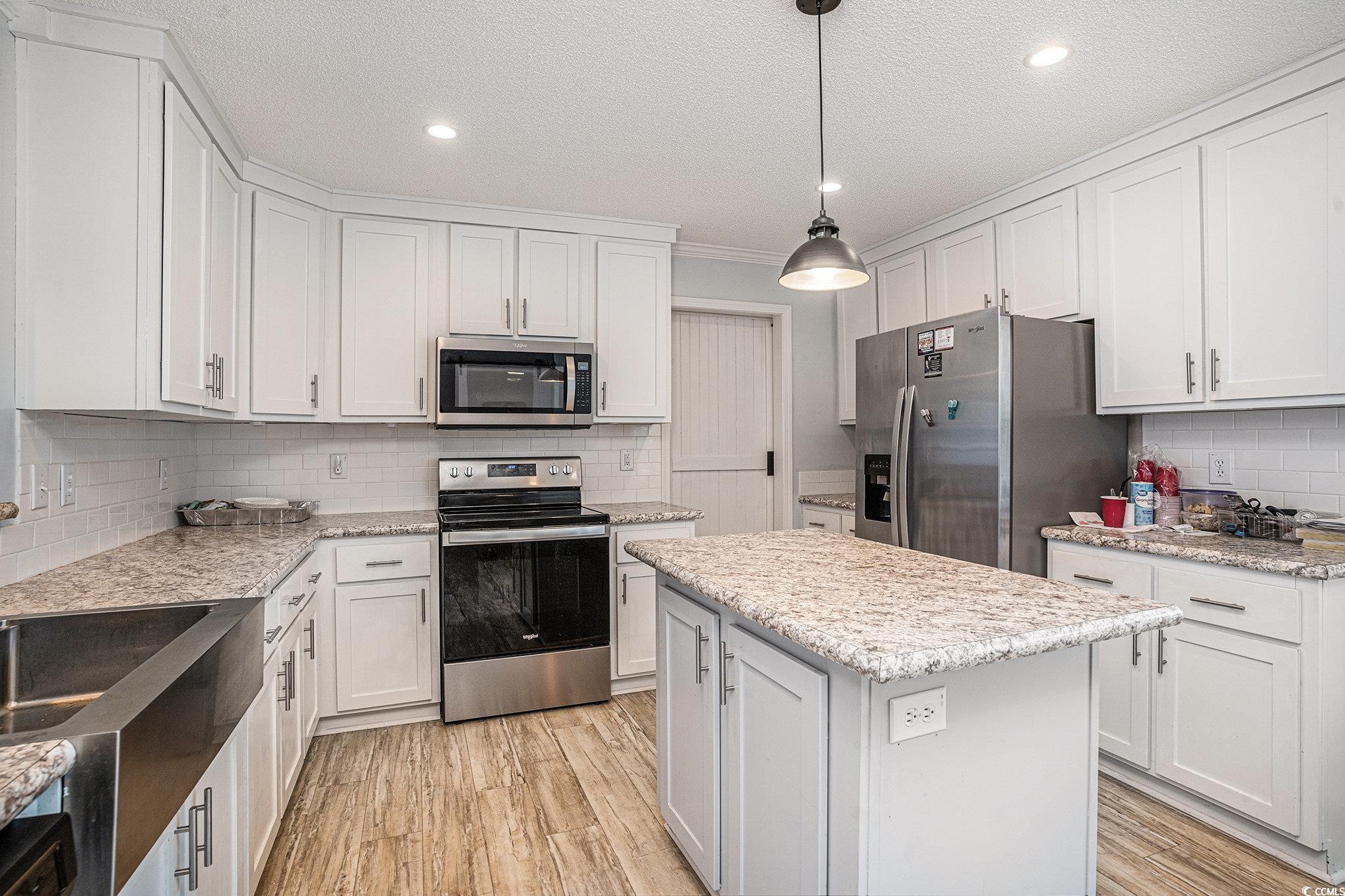 419 Lakeside Crossing Dr.