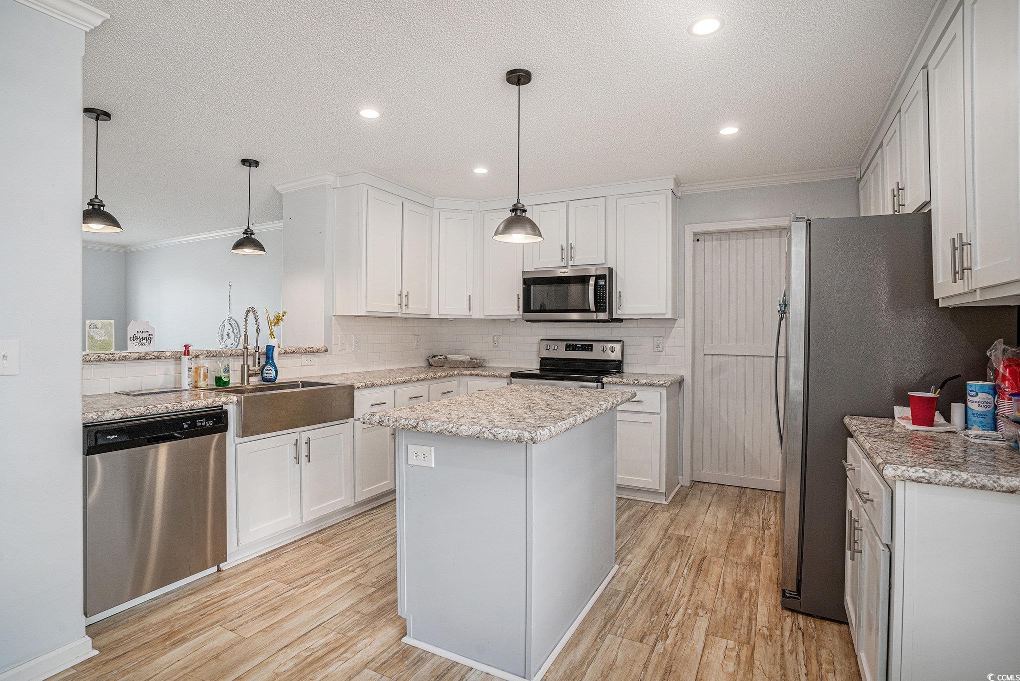 419 Lakeside Crossing Dr.