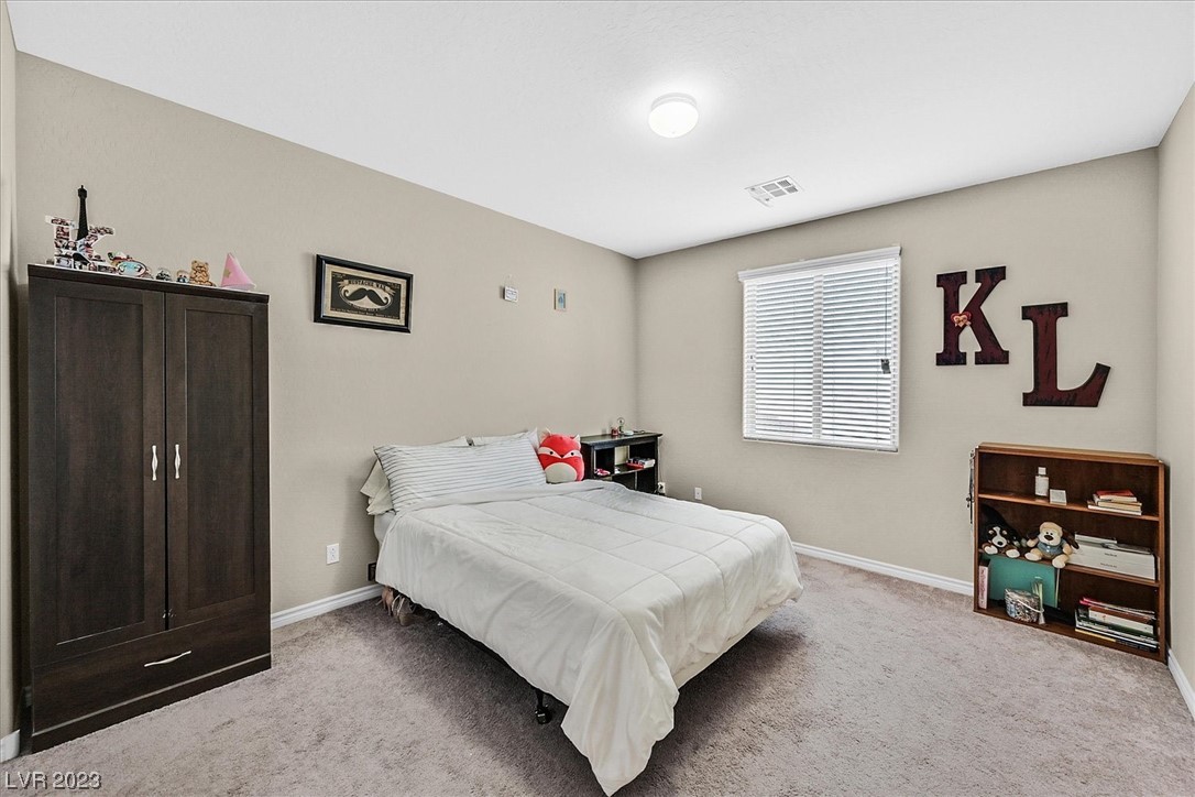 7292 White Bloom Avenue