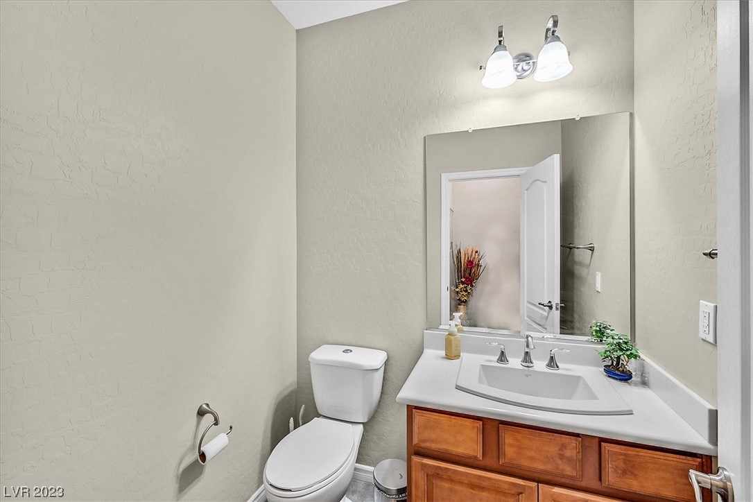 7292 White Bloom Avenue