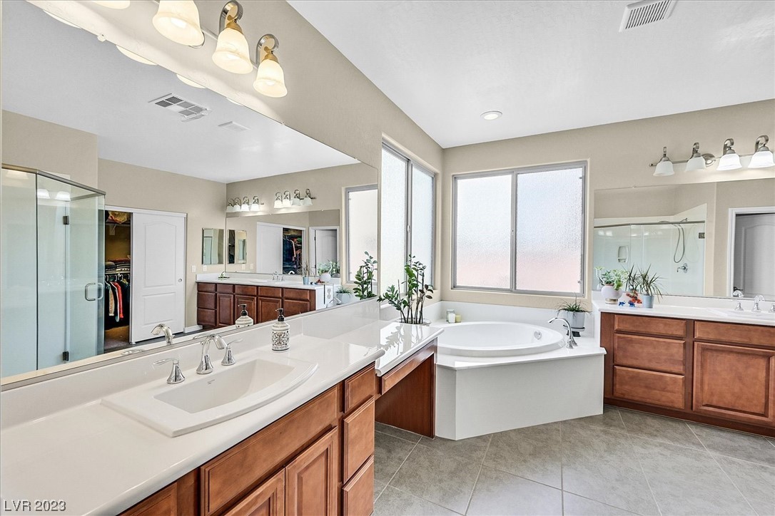 7292 White Bloom Avenue