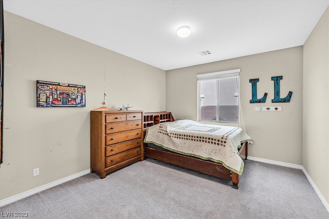 7292 White Bloom Avenue