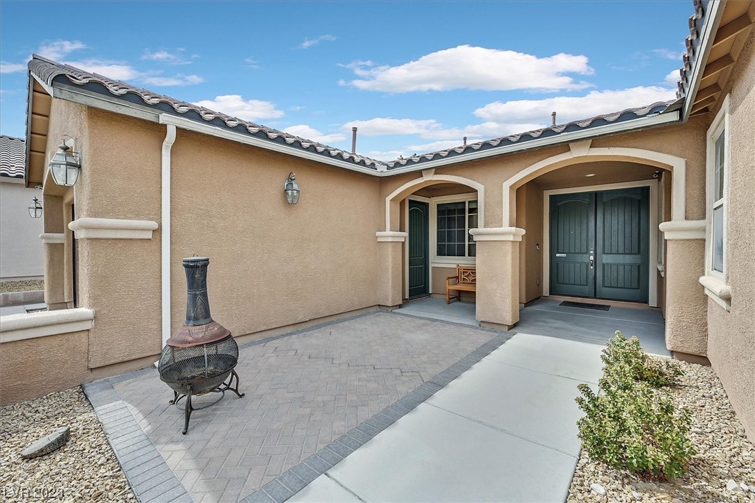 7292 White Bloom Avenue