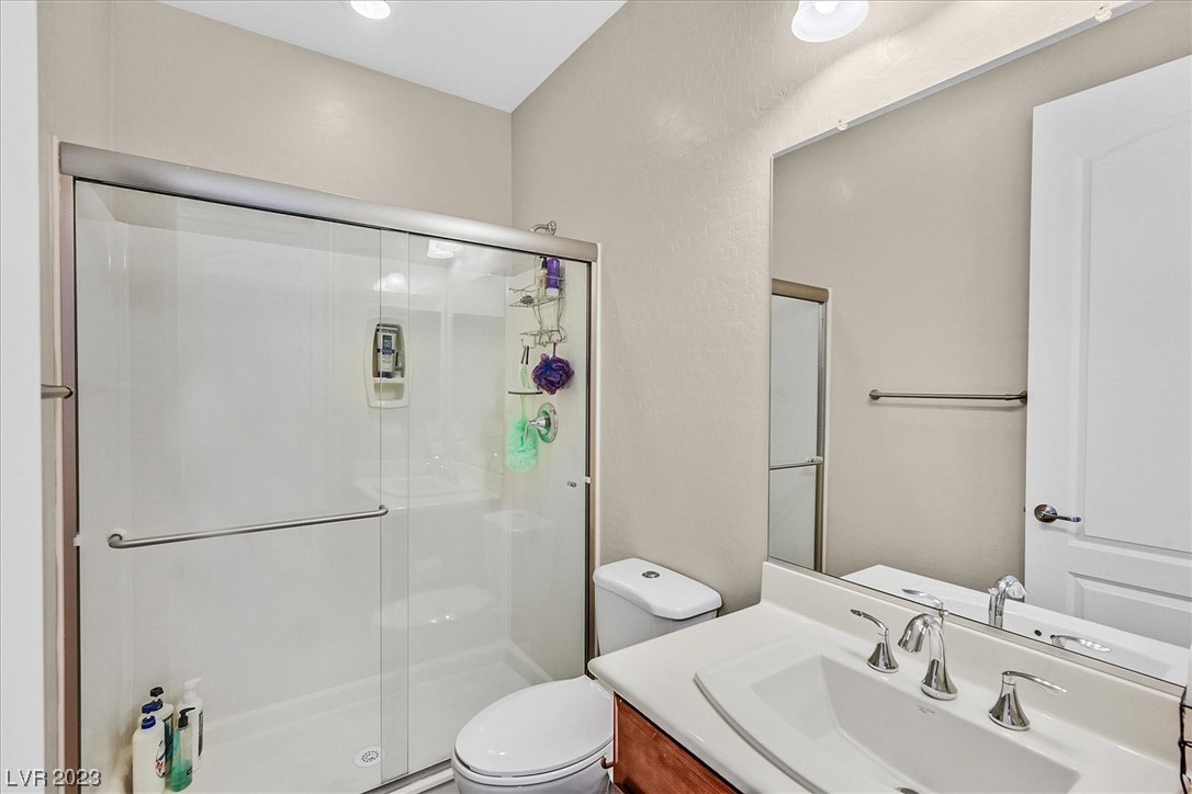 7292 White Bloom Avenue