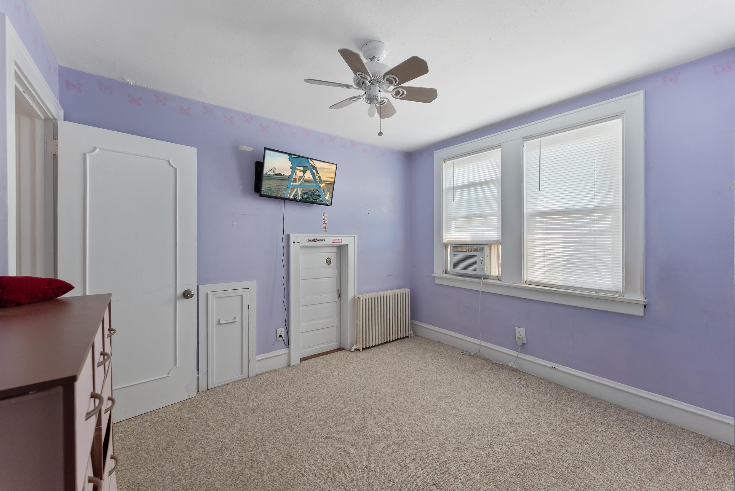 221 W 25th