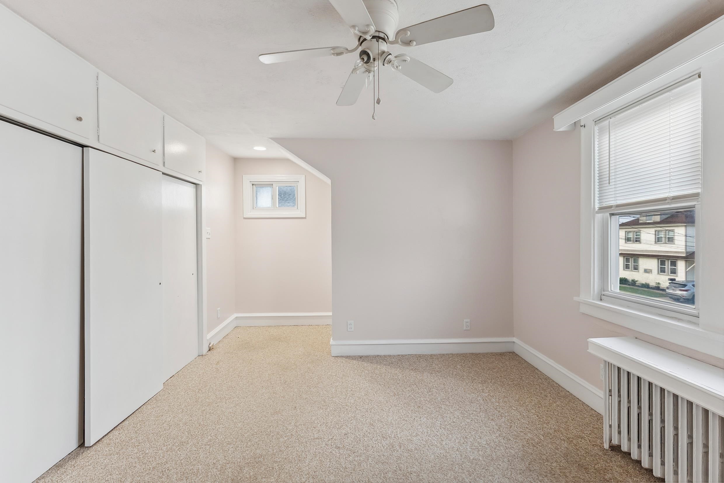 221 W 25th