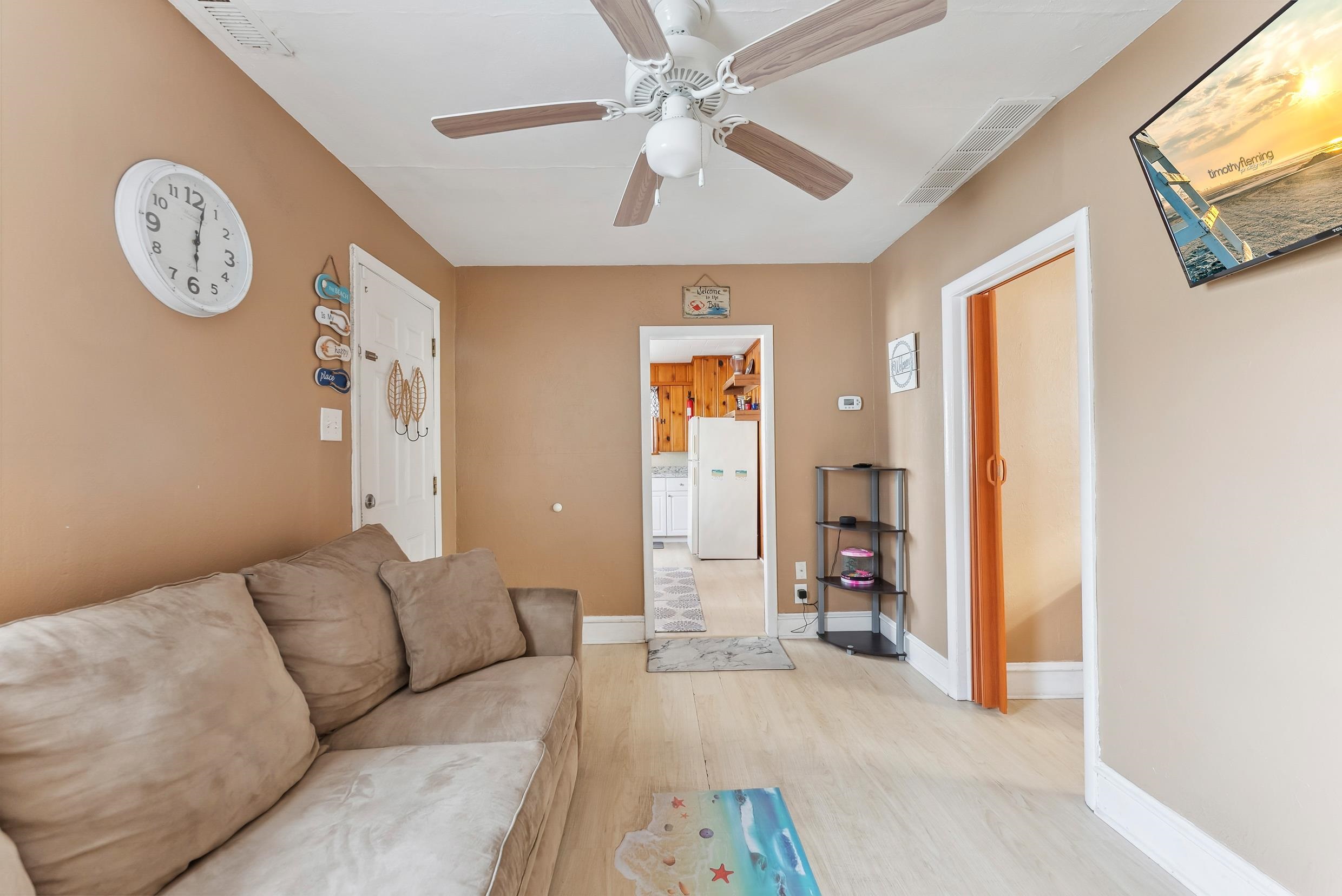 221 W 25th