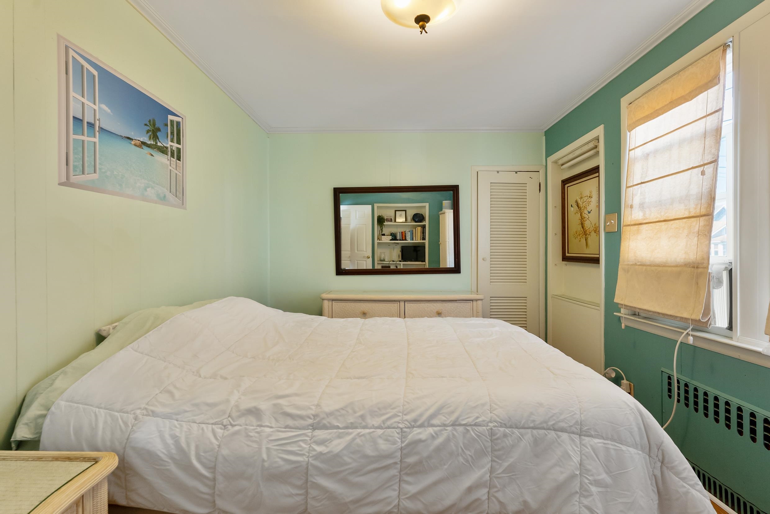 221 W 25th