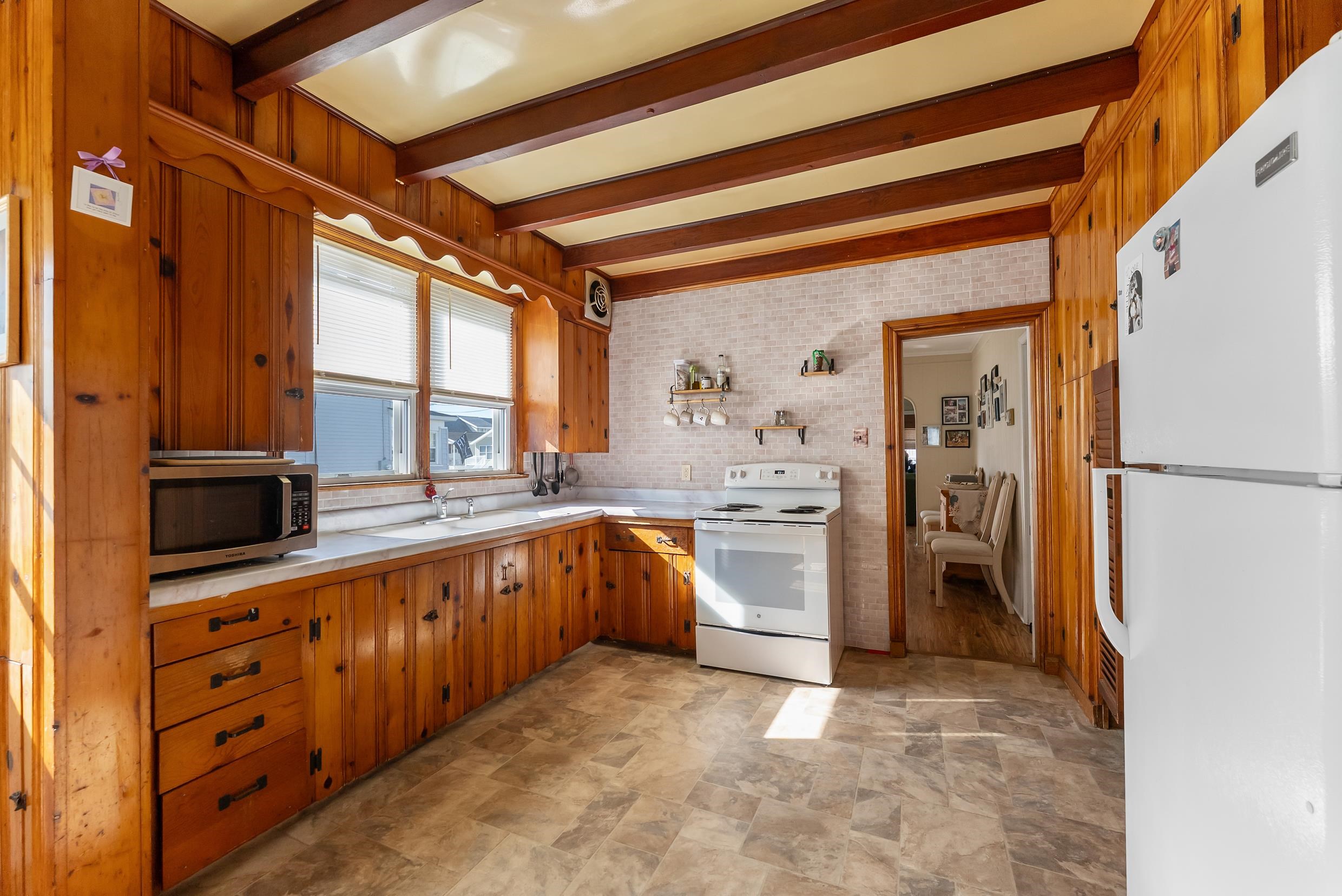 221 W 25th
