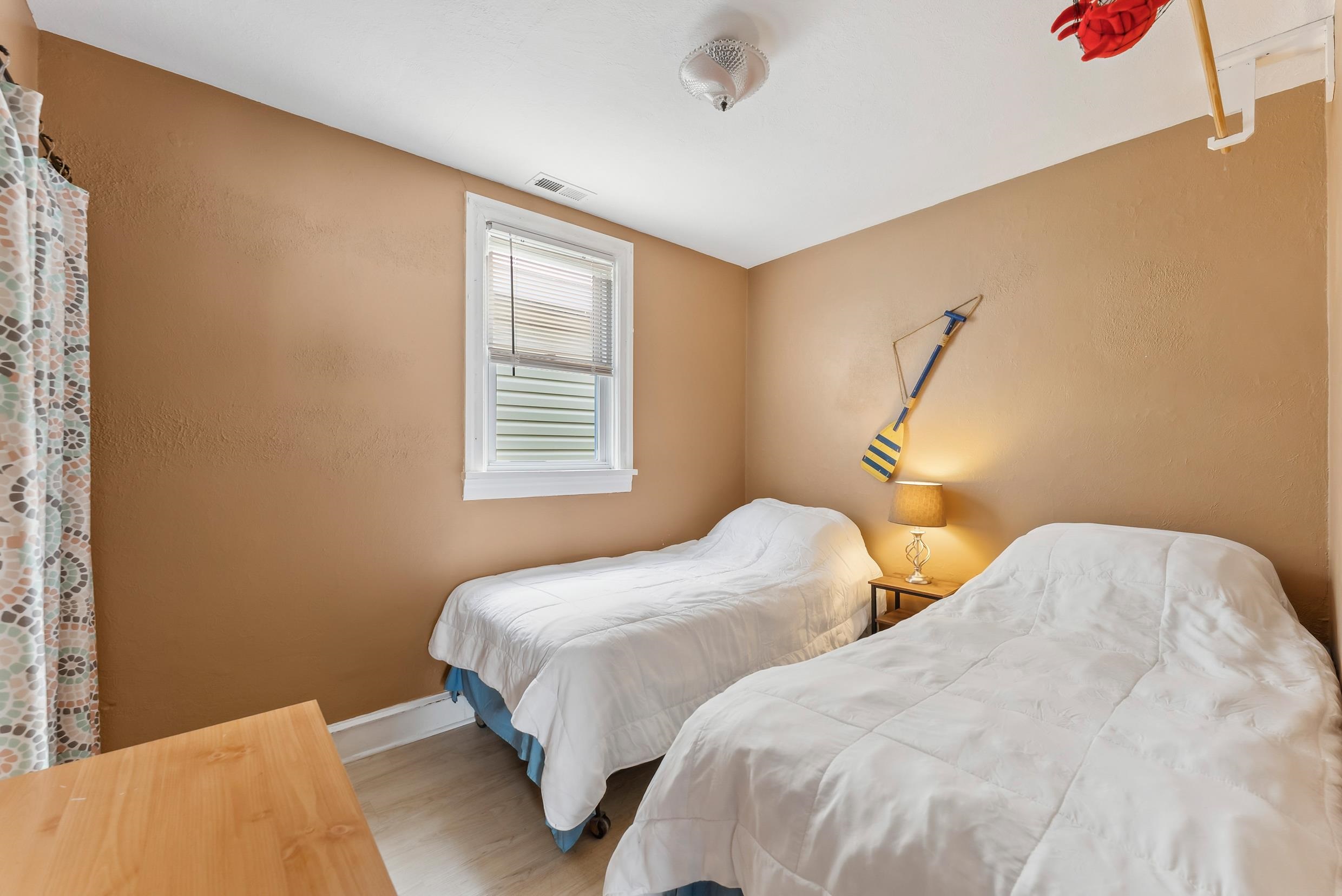 221 W 25th