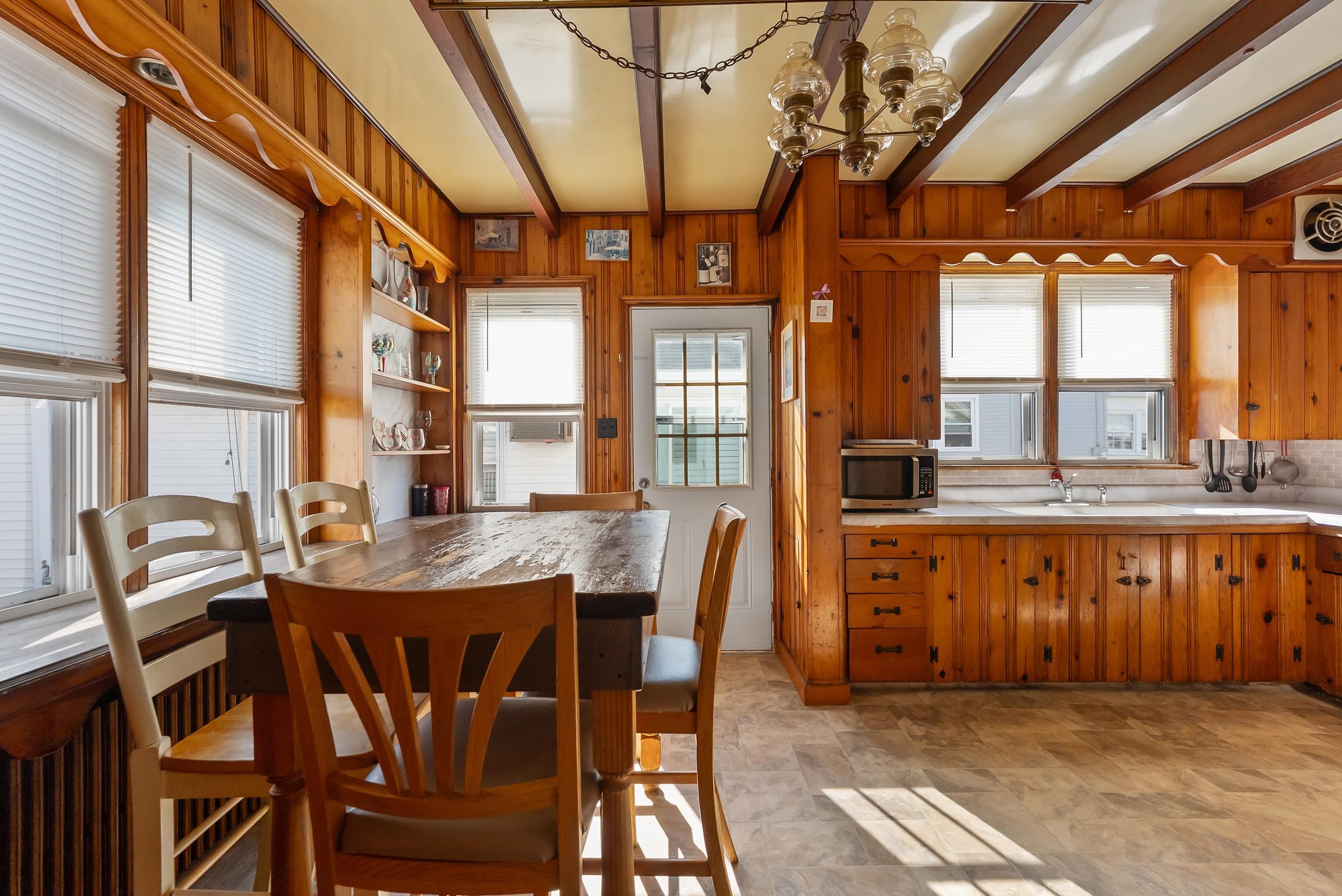 221 W 25th