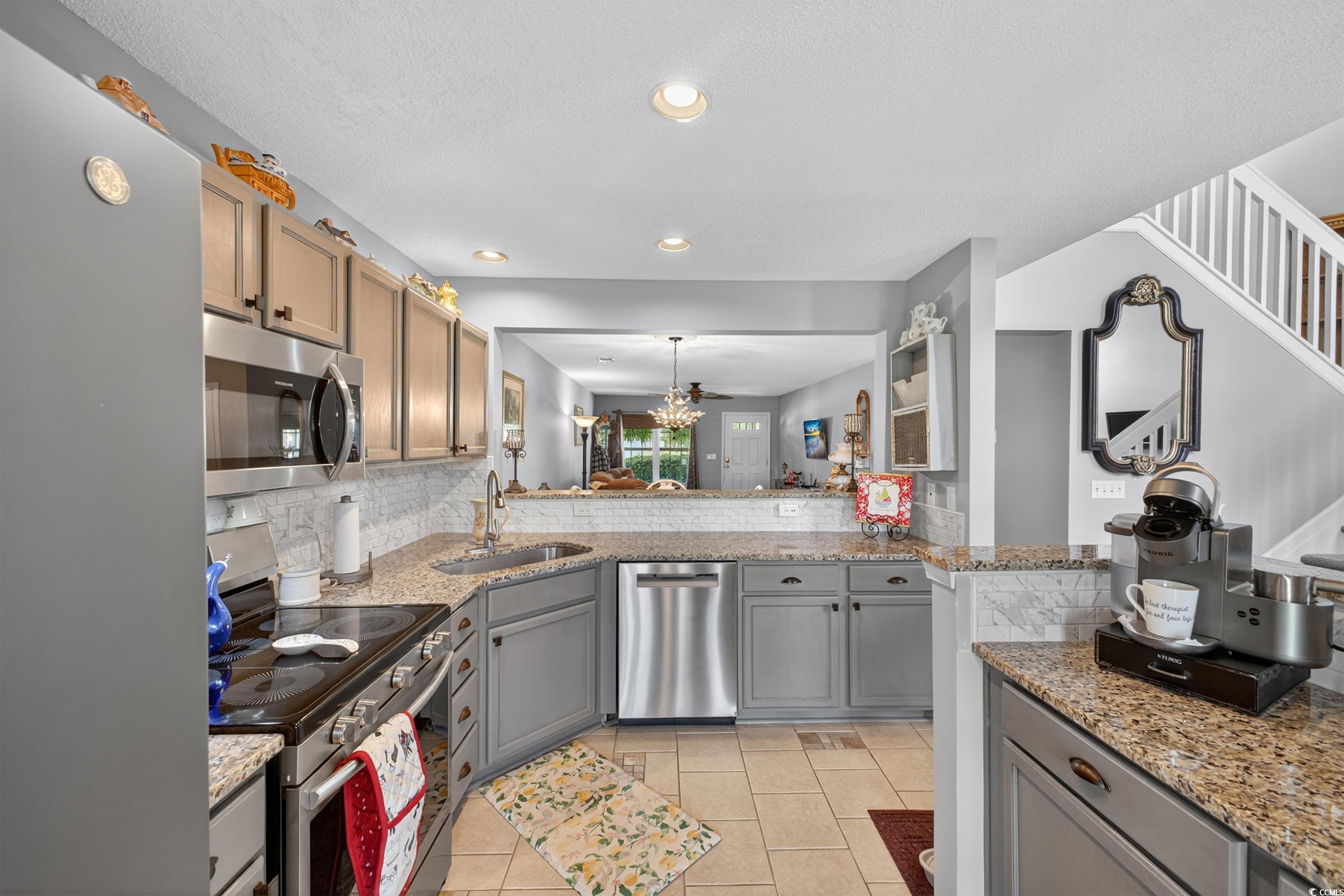 638 Riverward Dr. Unit: 638