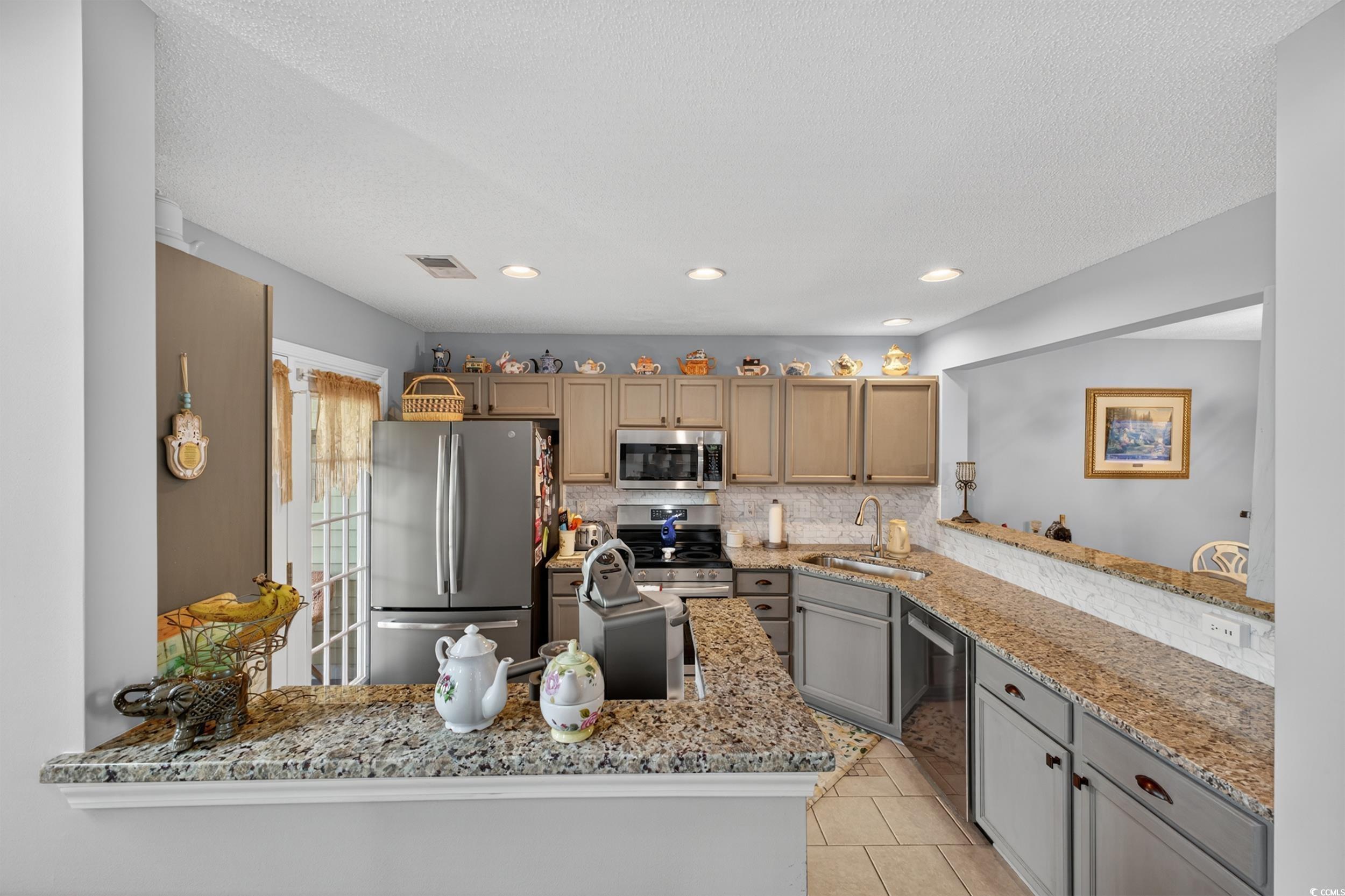 638 Riverward Dr. Unit: 638