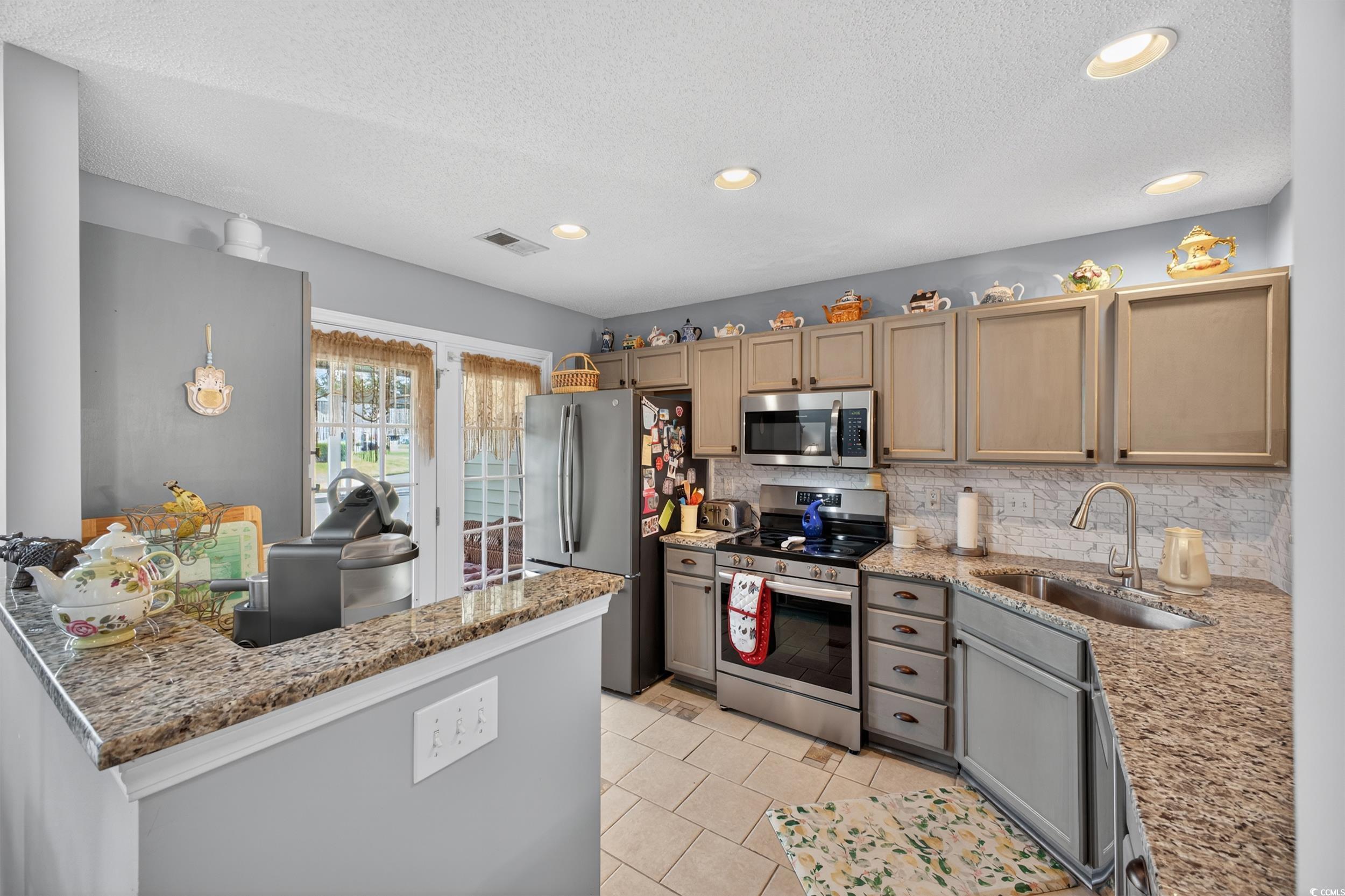 638 Riverward Dr. Unit: 638