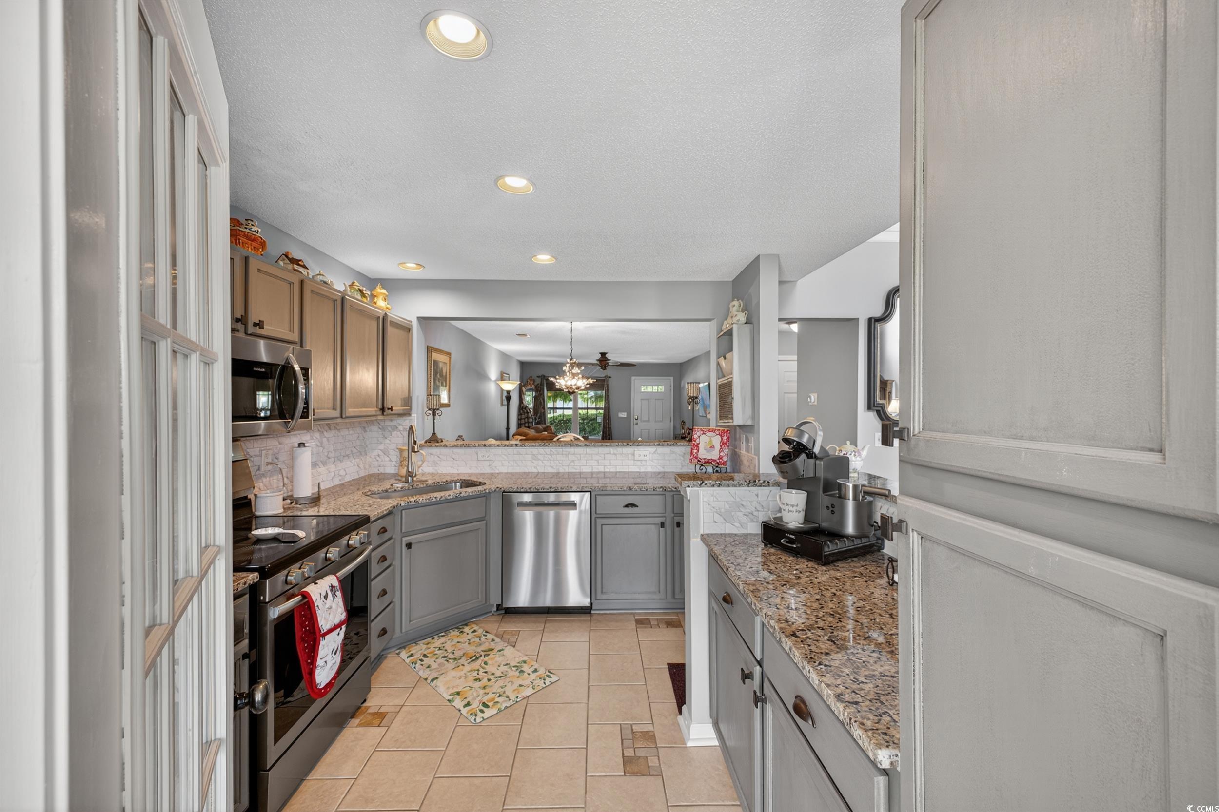 638 Riverward Dr. Unit: 638