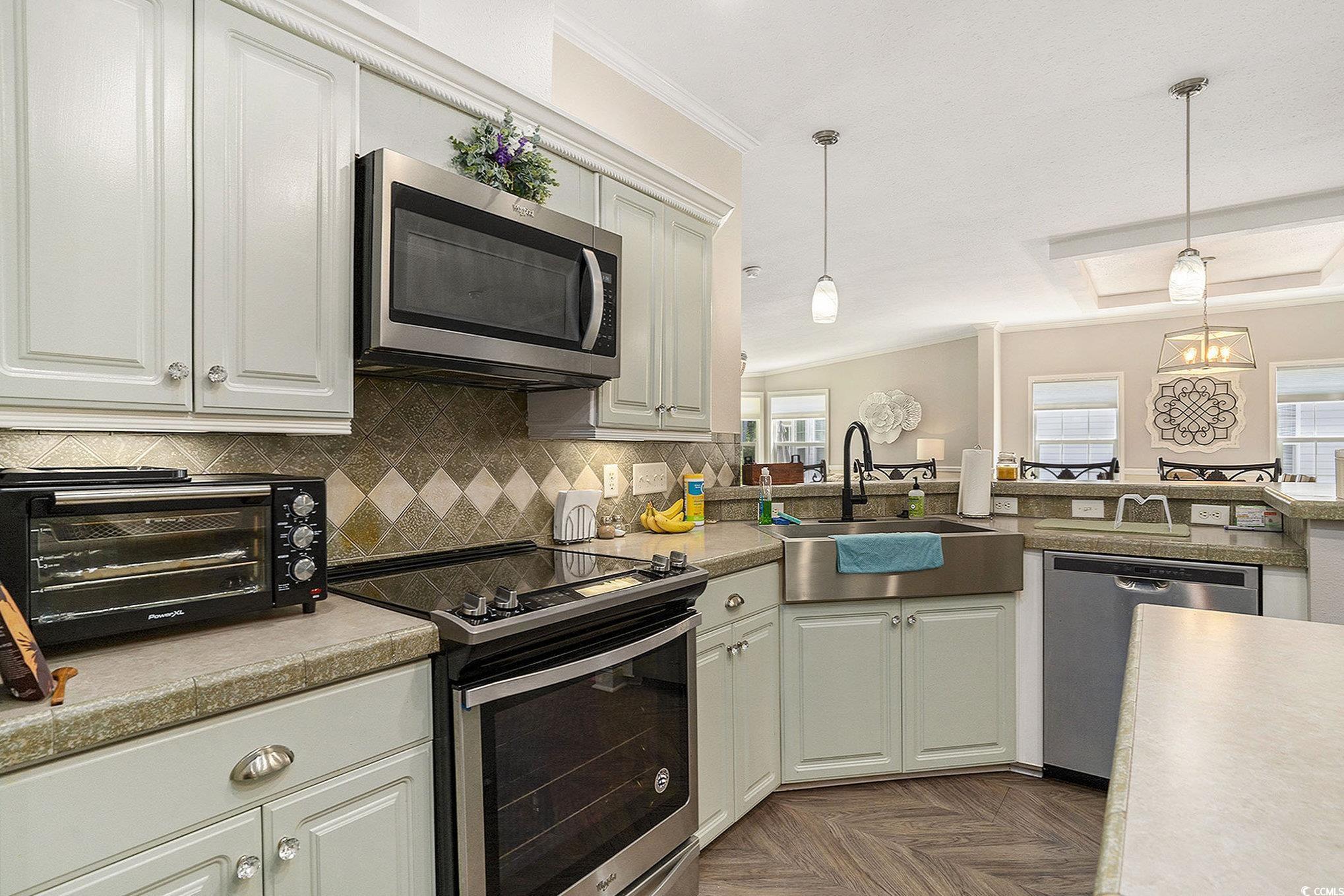 203 Lakeside Crossing Dr.