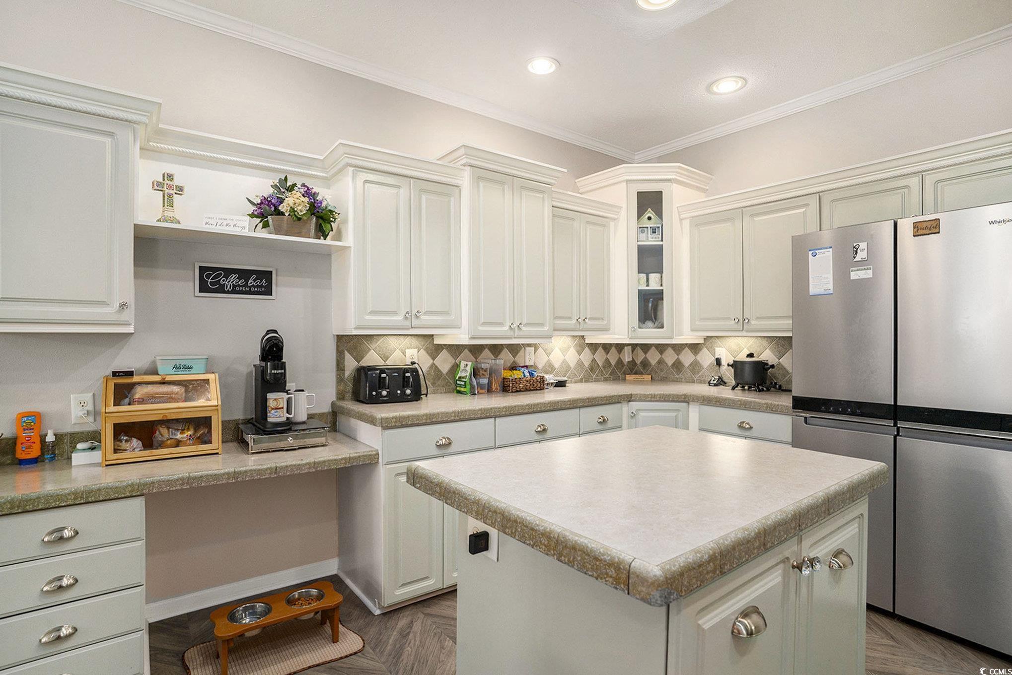 203 Lakeside Crossing Dr.