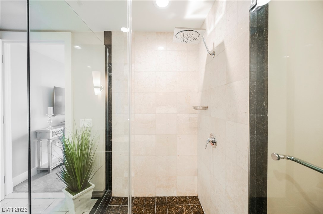 2700 Las Vegas Boulevard 1803