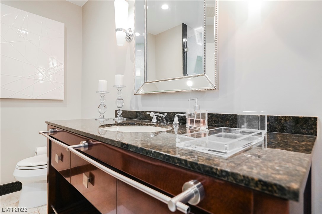 2700 Las Vegas Boulevard 1803