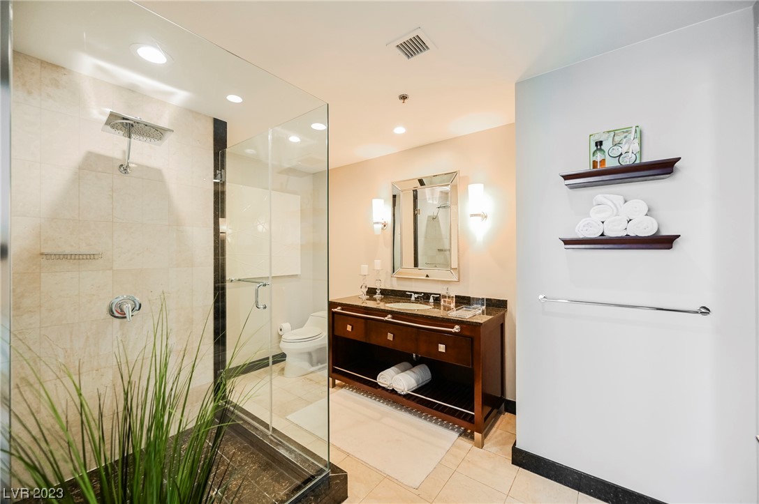 2700 Las Vegas Boulevard 1803