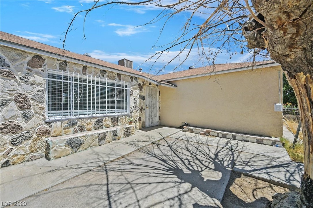 708 Lillis Avenue