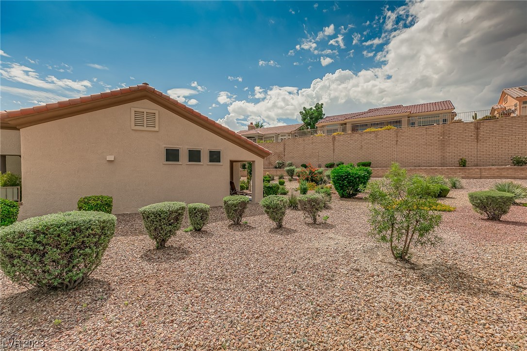 2737 Valley Downs Drive