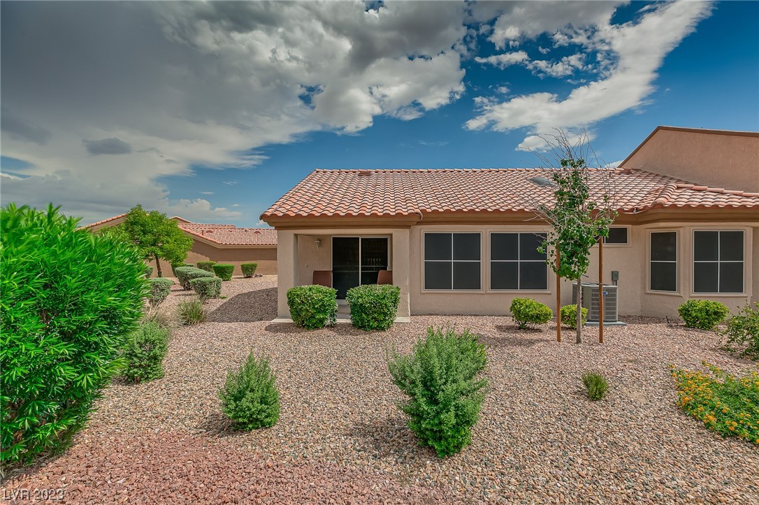 2737 Valley Downs Drive