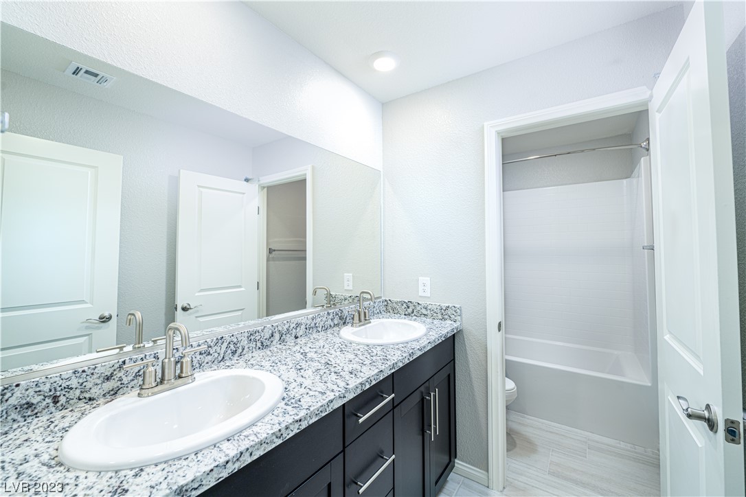 4225 Sago Lily Street