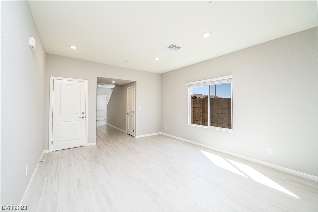 4225 Sago Lily Street