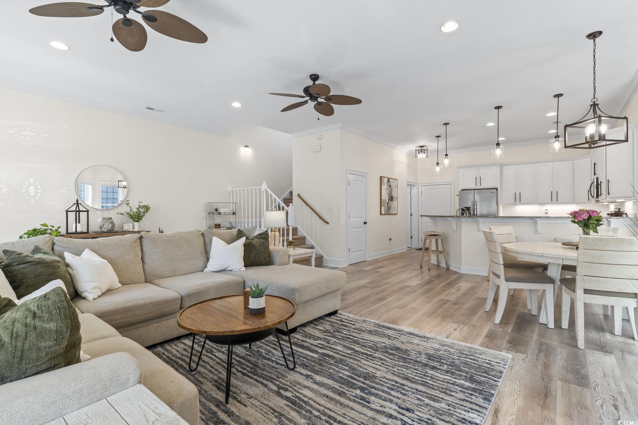 439 W Palms Dr.